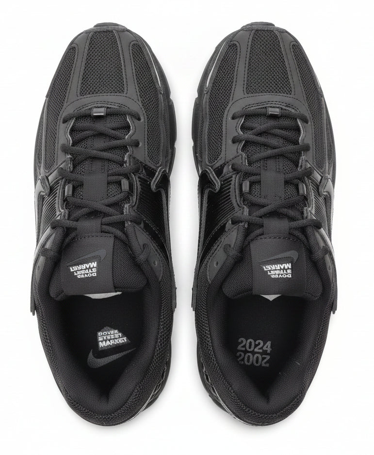 Nike Zoom Vomero 5 - Size UK 8