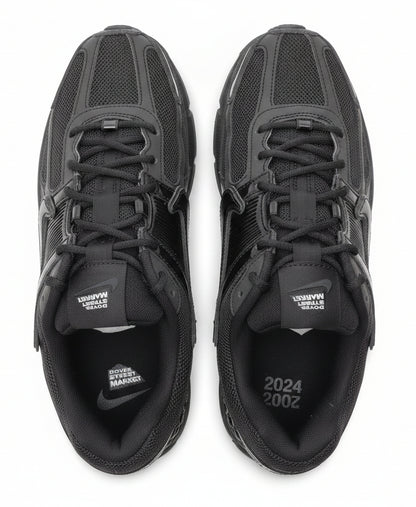 Nike Zoom Vomero 5 - Size UK 8